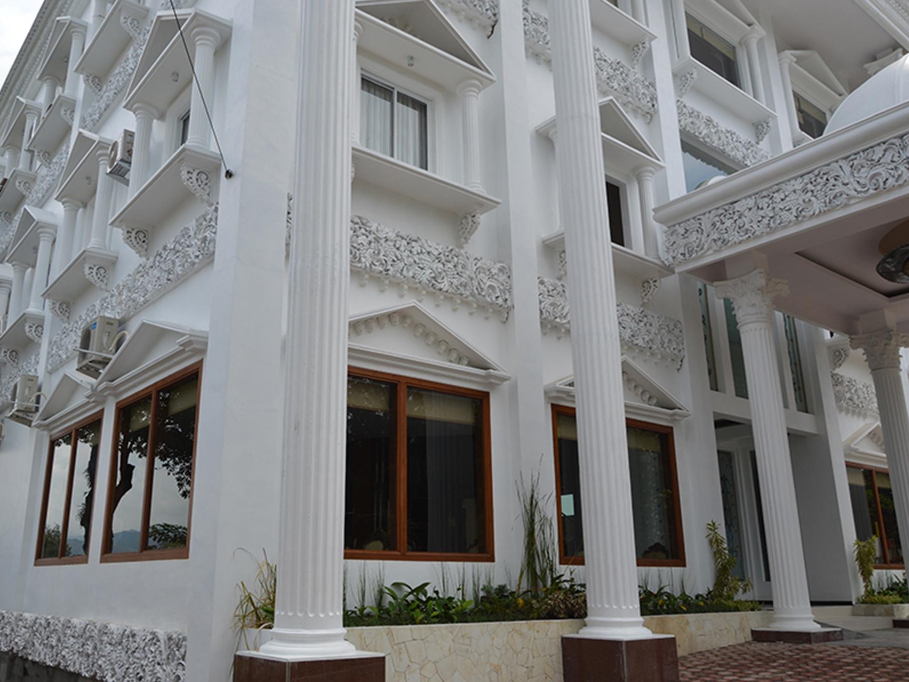 Hotel Safira Magelang Exterior foto
