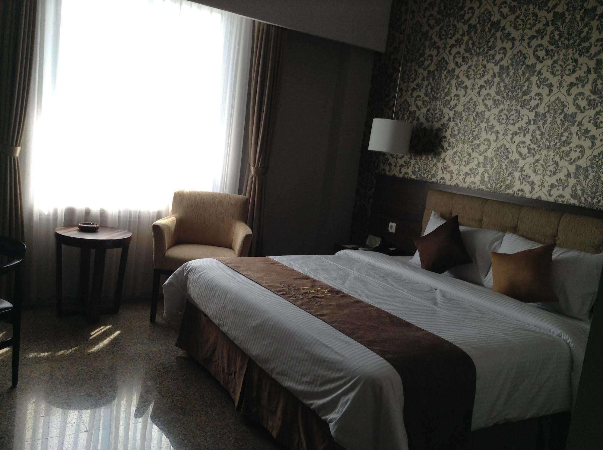 Hotel Safira Magelang Exterior foto